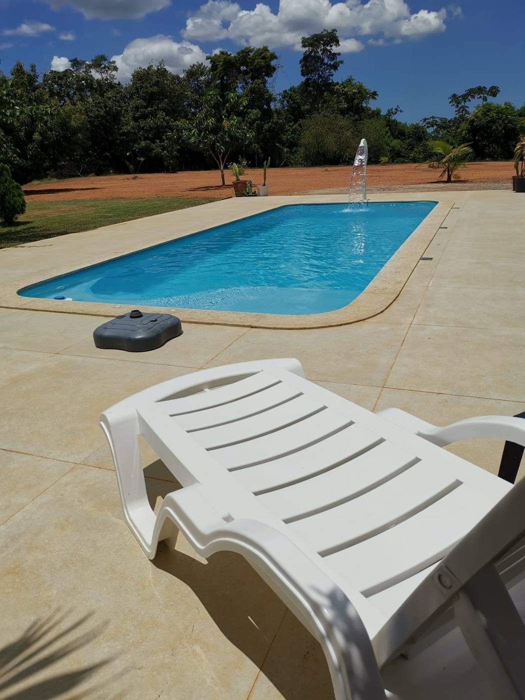 Piscina do Recanto Luna com vista para a mata